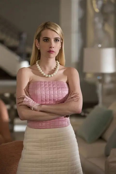 Emma Roberts estará em Madame Teia.