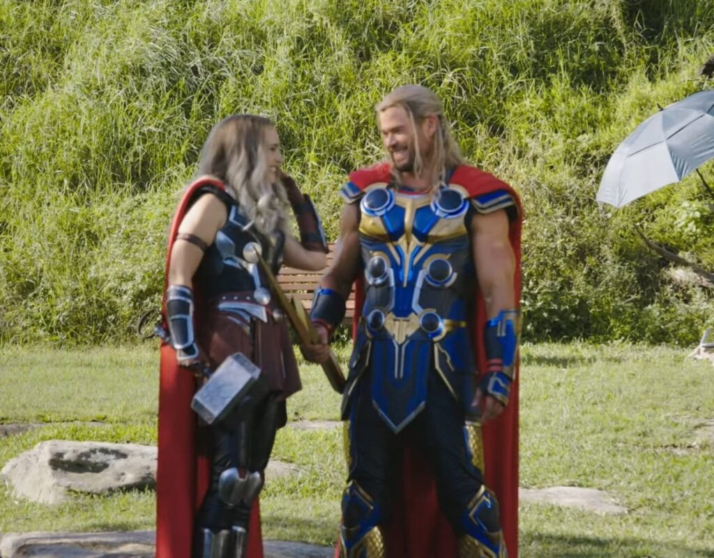 Natalie Portman e Chris Hemsworth nos bastidores de Thor 4
