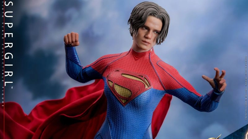 legadodamarvel-supergirl-the-flash-action-figure-tom-holland.webp