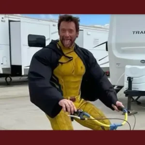 Deadpool & Wolverine: Hugh Jackman anda de bicicleta em fotos dos sets