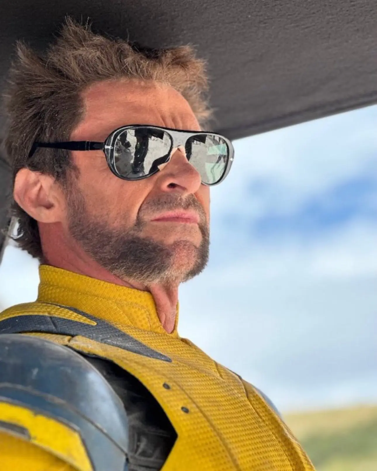 hugh jackman em foto de bastidores de deadpool & wolverine