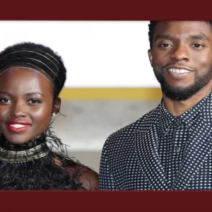 Quatro anos após a morte de Chadwick Boseman, Lupita Nyong'o relembra o ator
