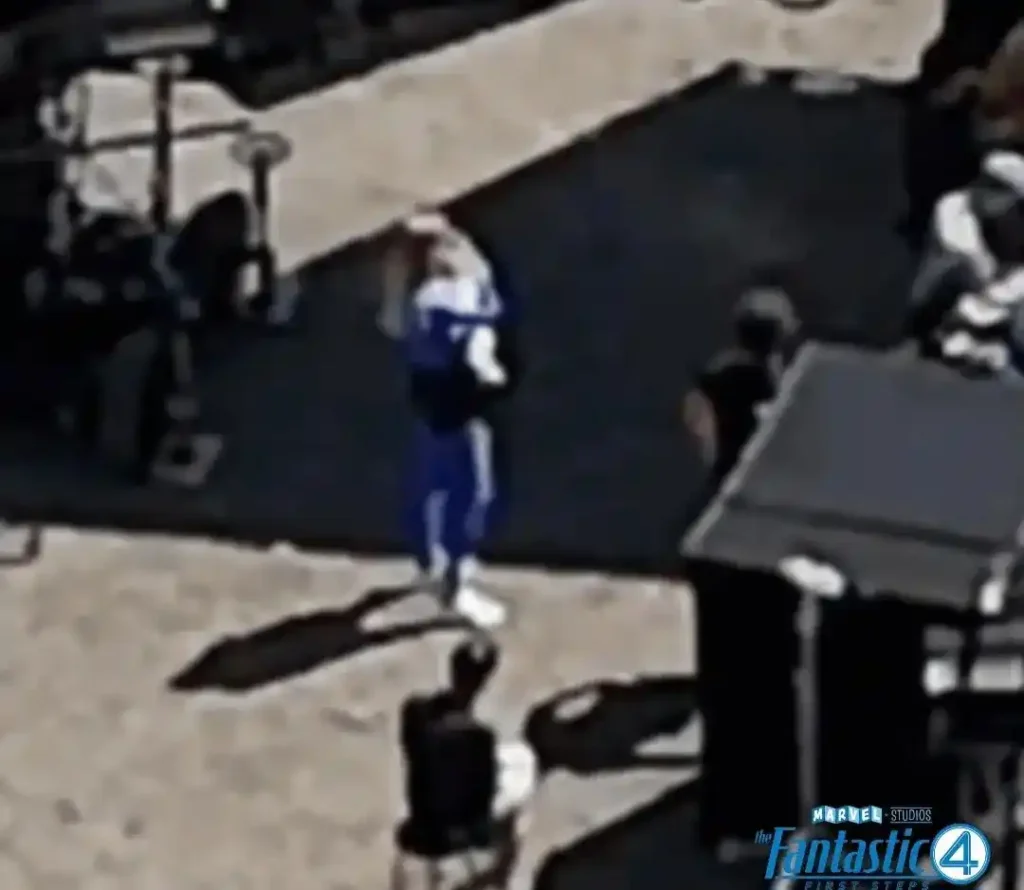 Sue Storm segurando Franklin Richards