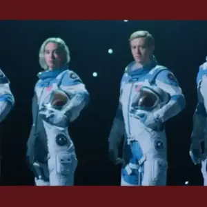 LEIA TAMBÉM: Todos os filmes da Marvel até 2028 – Guia completo Logo abaixo, assista a um vídeo do nosso canal no YouTube, a LegadoTV – e aliás, se inscreva clicando aqui. https://www.youtube.com/watch?v=MsbNZligDPA Tudo sobre Quarteto Fantástico: Primeiros Passos A Marvel Studios fará um reboot do Quarteto Fantástico, produzindo o primeiro filme da equipe. No entanto, os personagens já tiveram três adaptações para o cinema, duas de sucesso mediano, e uma tendo sido um fracasso. A unanimidade é de que nenhum filme honrou os personagens na forma que eles merecem. Espera-se que a Marvel Studios de Kevin Feige finalmente consiga! A Marvel anunciou Quarteto Fantástico em dezembro de 2020, e o diretor Matt Shakman, que brilhou na direção de todos os episódios de WandaVision, vai comandá-lo. Além disso, o roteiro fica por conta de Josh Friedman, que escreveu o bilionário Avatar: O Caminho da Água. Pedro Pascal será o nosso Sr. Fantástico, Vanessa Kirby será a Mulher Invisível, Joseph Quinn será o Tocha Humana e Ebon Moss-Bachrach será o Coisa! O filme está atualmente programado para chegar aos cinemas no dia 24 de julho de 2025. O longa aparenta ser o início oficial da Fase 6 do MCU!