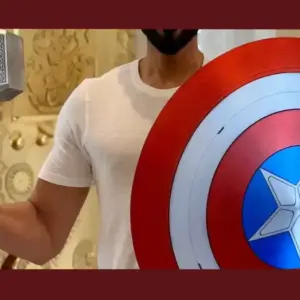 Vingadores 5: Escudo do Capitão América e Mjölnir são visto nos sets