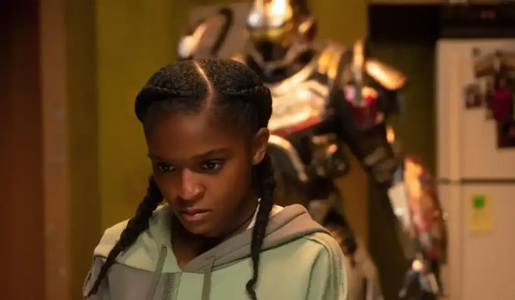 Riri Williams ainda vive sob a sombra de Tony Stark