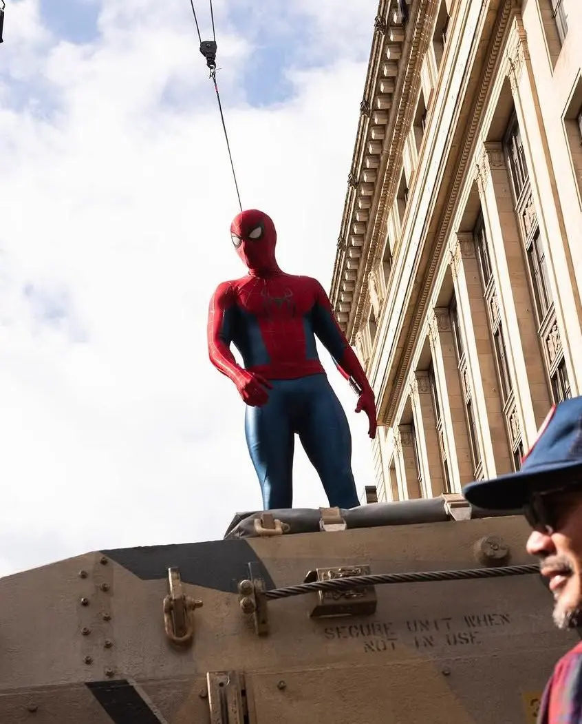 homem-aranha 4 novo uniforme de tom holland