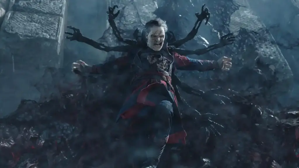 4 - Doutor Estranho no Multiverso da Loucura