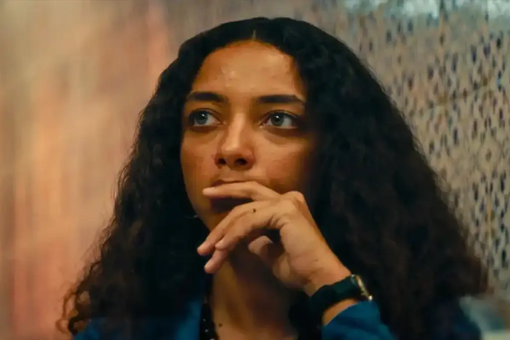 Alice Carvalho Rouba a Cena em O Agente Secreto