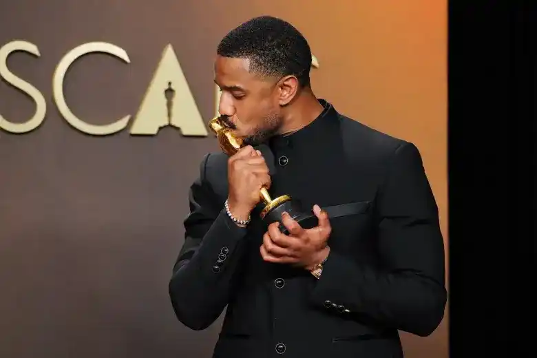 Michael B. Jordan e seu Oscar