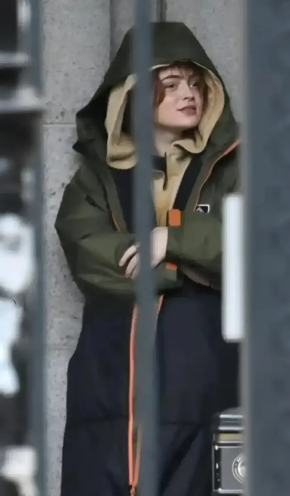 Jean Grey de Sadie Sink de frente