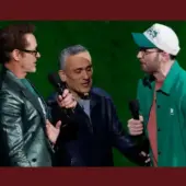 Vingadores Doomsday – Robert Downey Jr. e Chris Evans se estranham e precisam ser separados na CinemaCon; veja vídeo